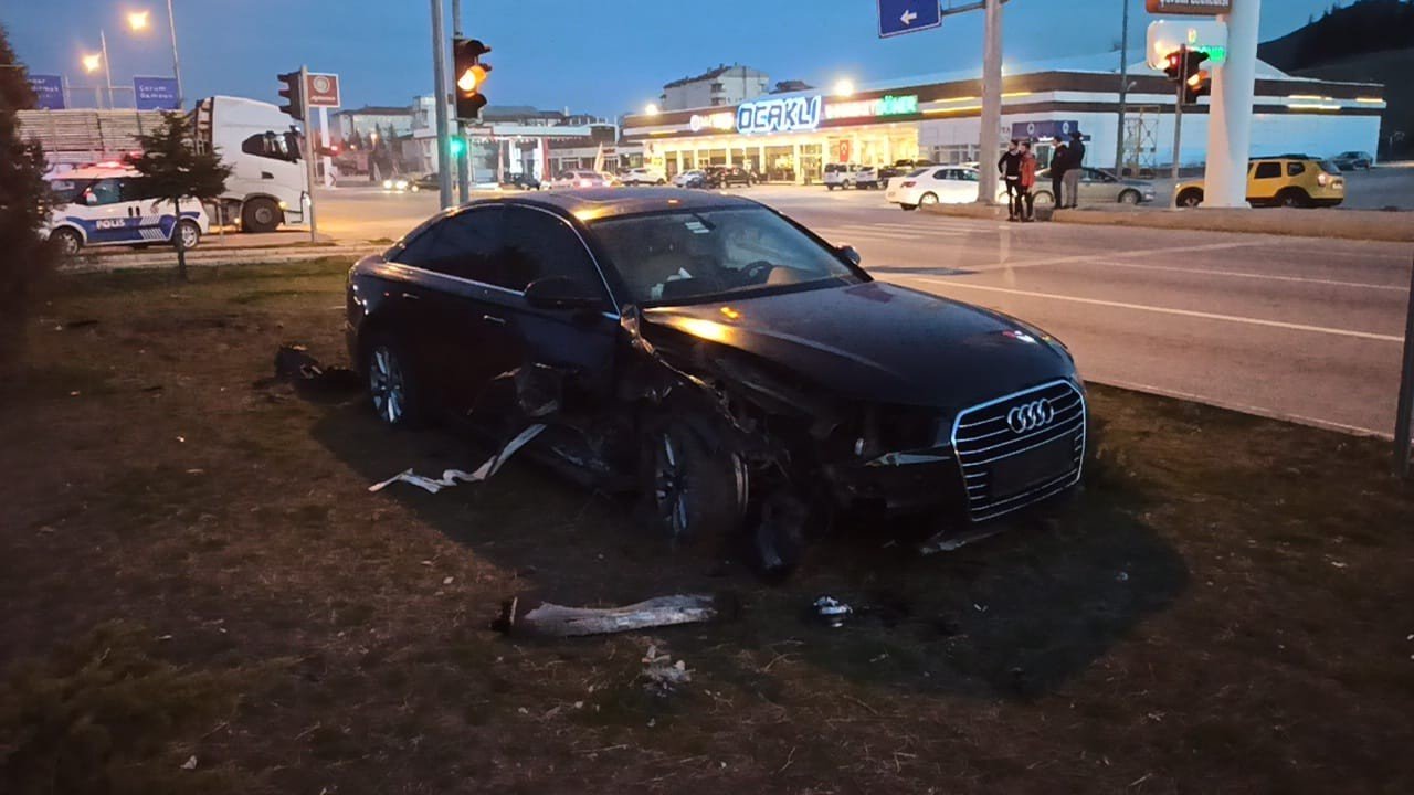 AK Partili vekil ve oğlu trafik kazası geçirdi