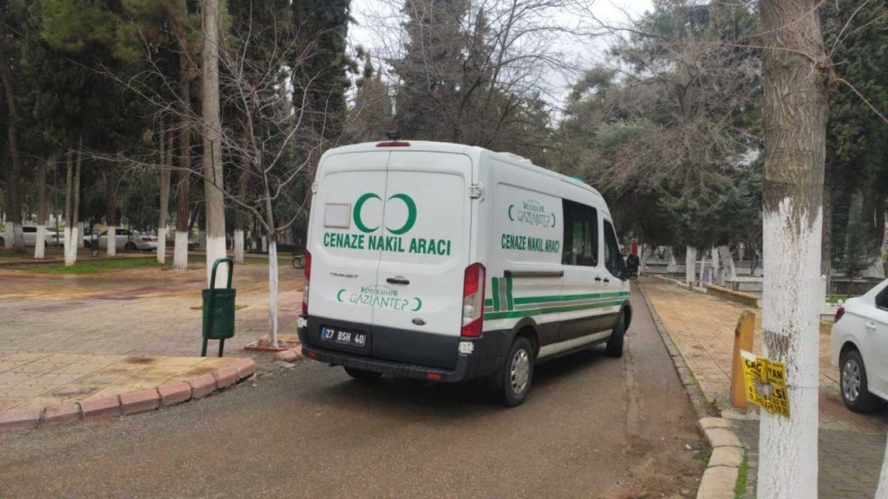 Kayıp iş makinesi operatörünün başı ezilmiş cesedine ulaşıldı