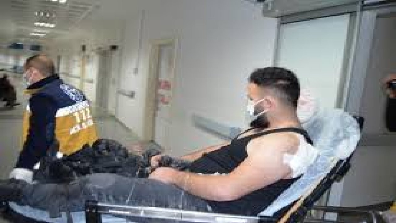 Aksaray'da çıkan bıçaklı kavga: 2 yaralı