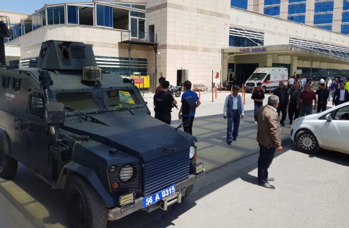Pervari’de tarım aracı devrildi: 1 ölü, 2 yaralı