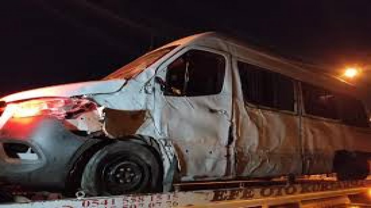 Sporcuları taşıyan minibüs Burdur'da kaza yaptı