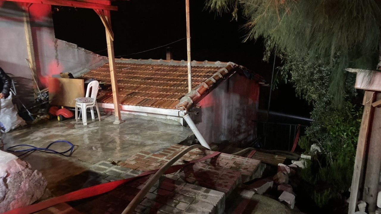Annesi, eşi ve çocukları evdeyken evi ateşe verdi