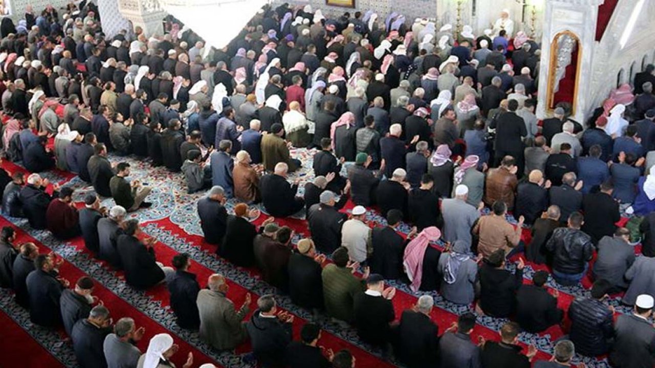 Diyanet’ten ‘Cuma namazı’ açıklaması: Yasaklanabilir!