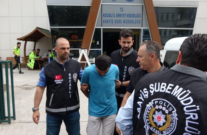 İzmit'te mağazadan çaldıkları 100 bin liralık kıyafeti, 22 bin TL’ye sattılar