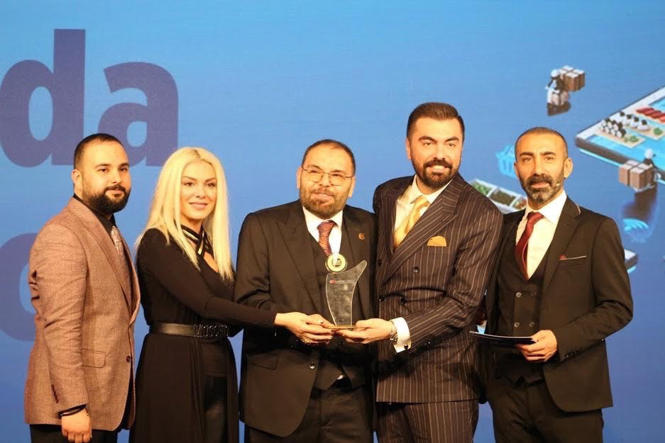 Evrim Yaşlak ve Evren Yaşlak'a Anlamlı Ödül