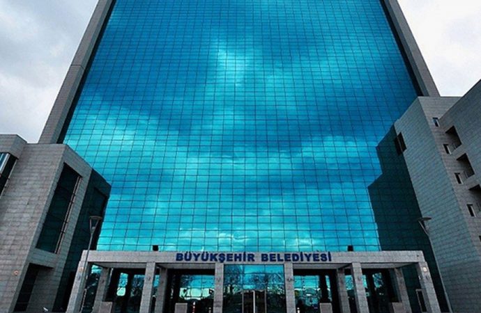 'İhale usulsüzlüğü iddiası eski düzenin yıkılmasının verdiği telaşın yansımasıdır'