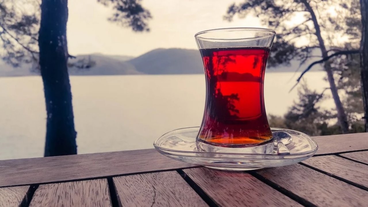 Kanser riskini 5 kat artırıyor; çay içerken sıcaklığa dikkat