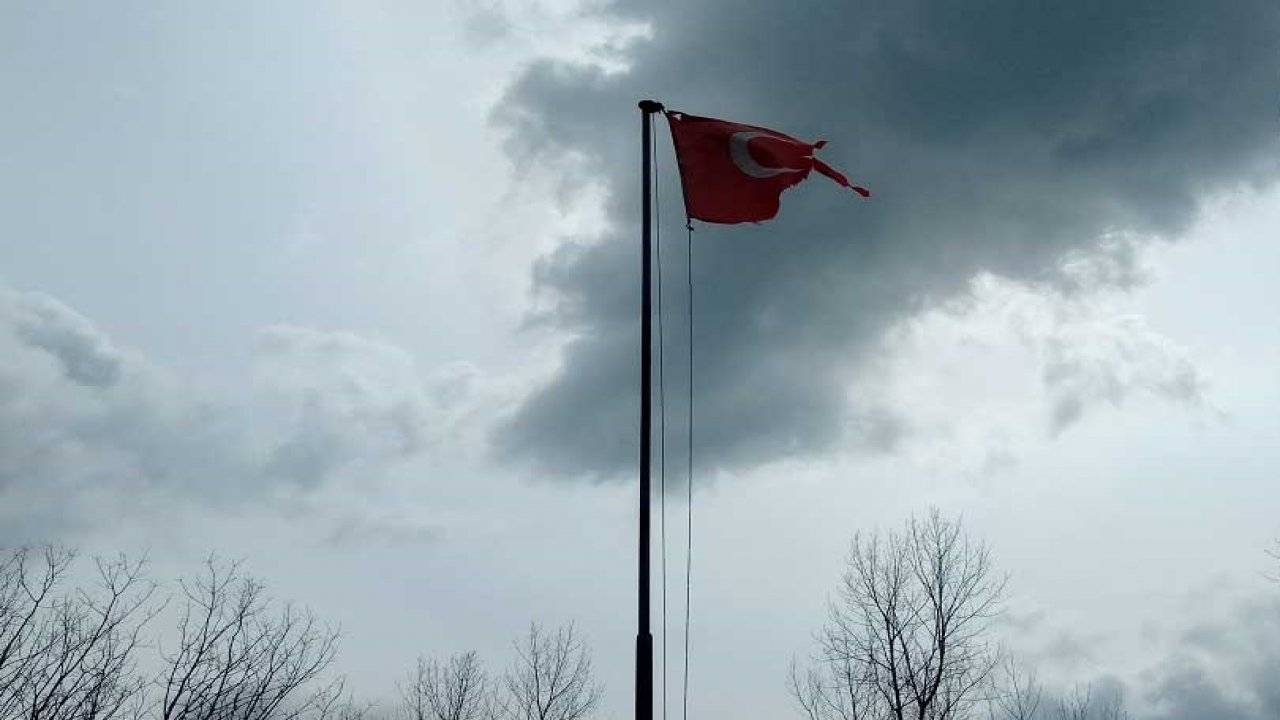 Türk bayrağı görenlerin içini sızlattı!