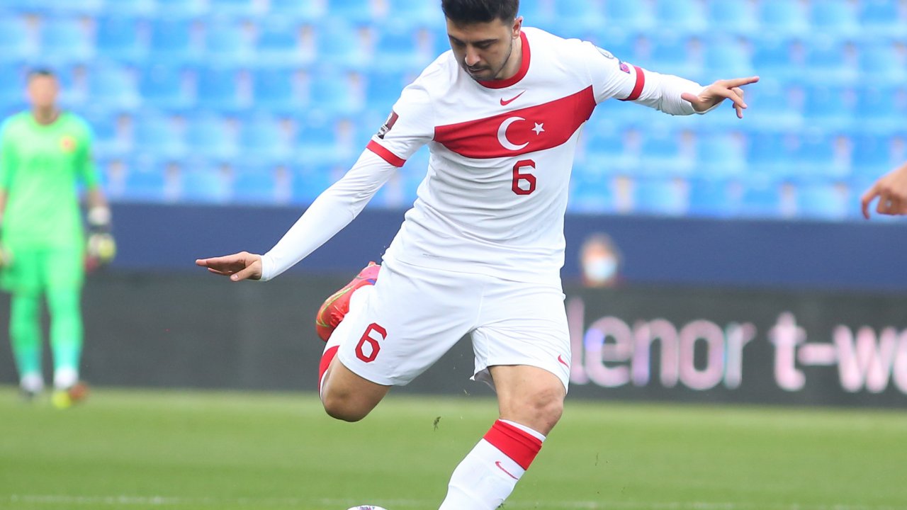 Ozan Tufan: Kendimi görmek istediğim yer Premier Lig