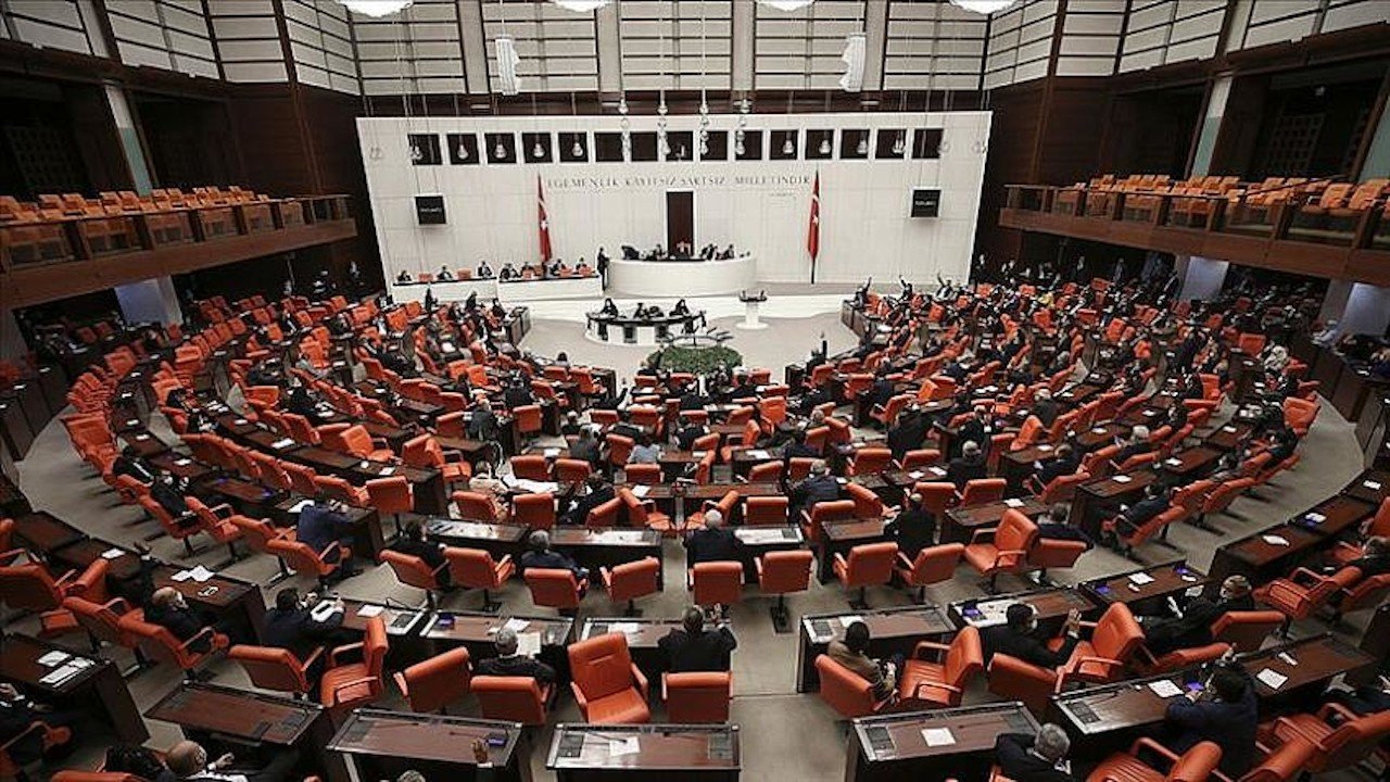 10 HDP'li, 10 CHP'li vekil için fezleke!