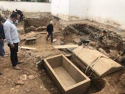Manisa'da, lahit mezar bulundu