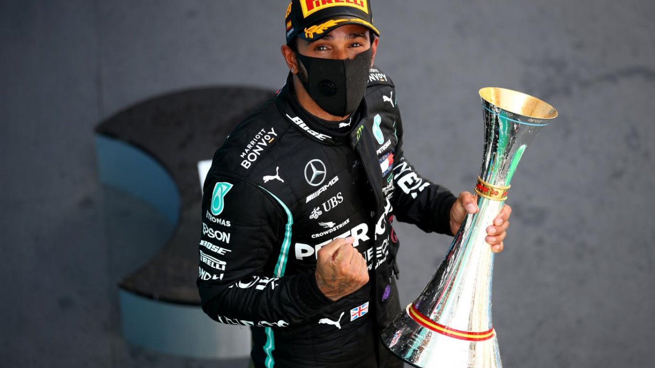 Hamilton, emekli olduktan sonra da F1’de kalmak istiyor