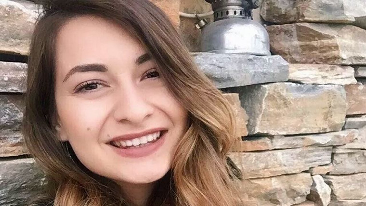 Canlı derste beyin kanaması geçiren Esra öğretmen yaşamını yitirdi