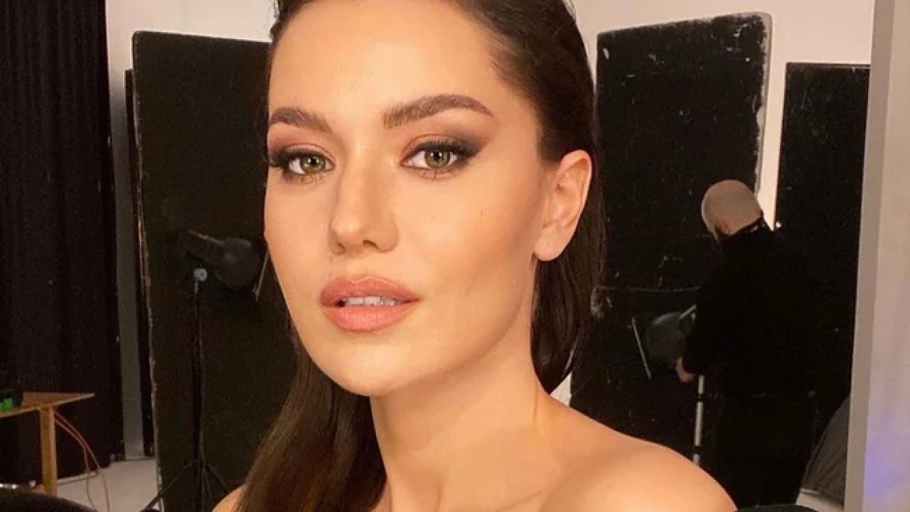 Fahriye Evcen'in bornozlu bayram mesajına tepki yağdı!