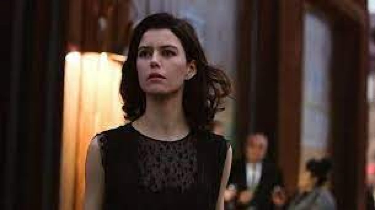 Ezgi Mola'ya Beren Saat'ten destek