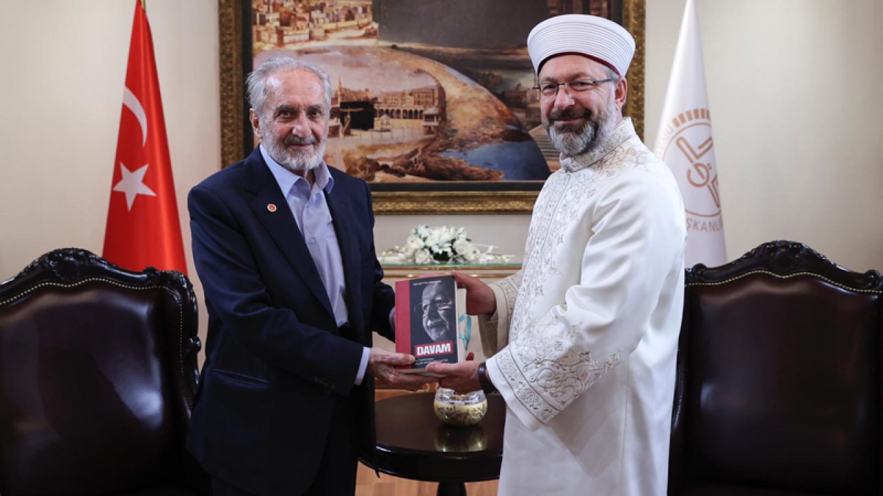 Saadet Partisi YİK Başkanı Asiltürk’ten Diyanet İşleri Başkanı Erbaş’a ziyaret: Erbakan'ın kitabını hediye ett