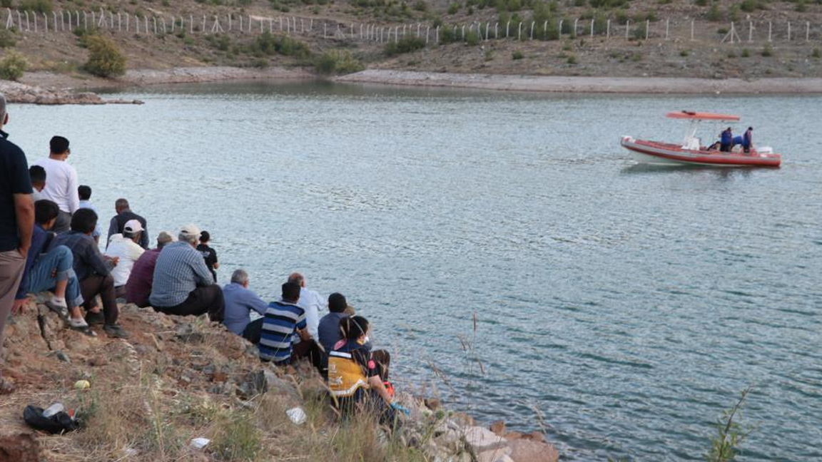 Gaziantep'te gölete girip kaybolan genç aranıyor