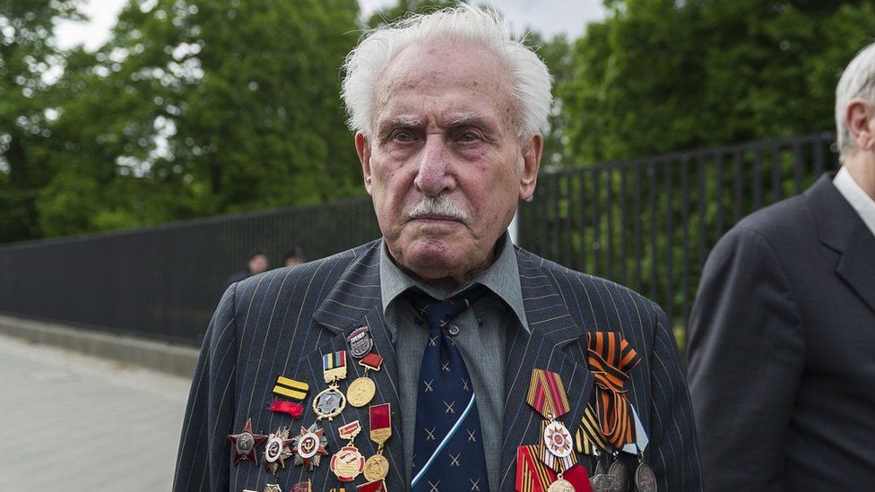 Auschwitz'in özgürleştirilmesinde rol alan son Kızıl Ordu askeri de hayatını kaybetti