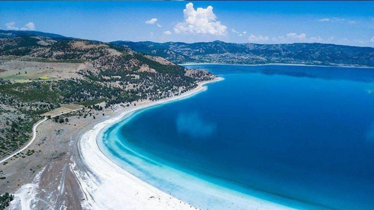 Tepkilere rağmen Salda Gölü’ne hâlâ kanalizasyon suyu akıyor!