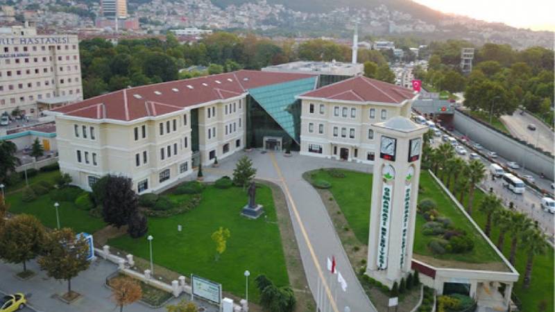 AKP’li belediye daha önce Ensar Vakfı’na tahsis ettiği tarihi binayı 10 yıllığına ücretsiz olarak İHH’ye vermi