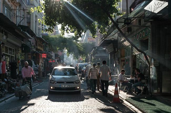 İngiliz gazete İstanbul'un göbeğindeki insan kaçakçılığını yazdı