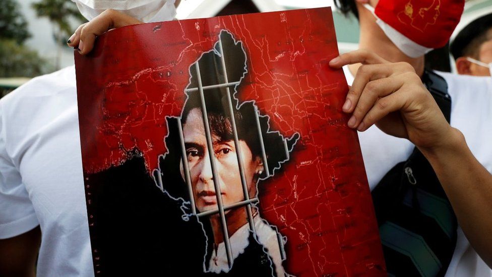Myanmar'ın devrik lideri Aung San Suu Çii'nin askeri cunta tarafından yargılanacağı dava başlıyor