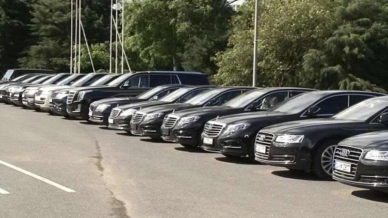 Tasarrufa gideceğini açıklayan Hazine ve Maliye Bakanlığı, 2.8 milyon TL'ye lüks araç kiraladı
