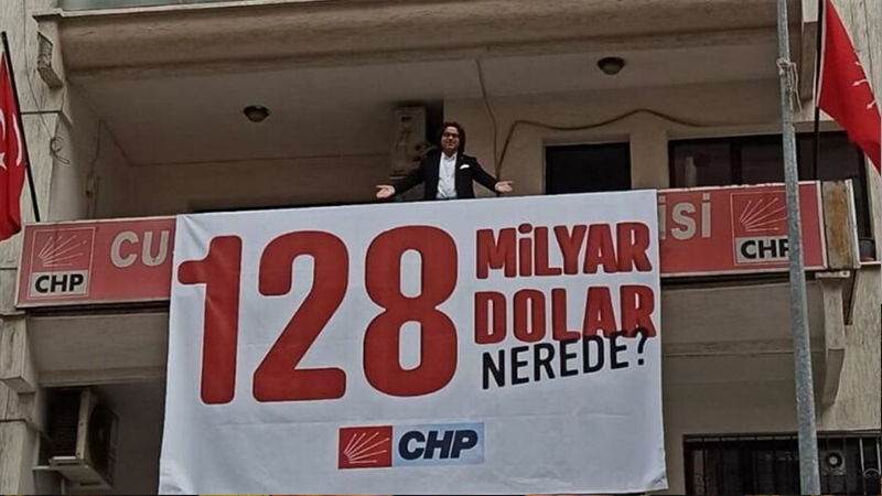 “128 Milyar Dolar Nerede?” pankartına verilen ceza kaldırıldı