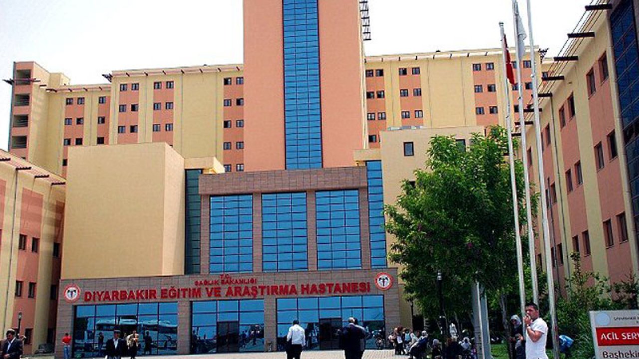 Müfettişlerin incelemesinden bir gece önce, araştırma hastanesinden sağlık kurulunun ana bilgisayarı çalındı