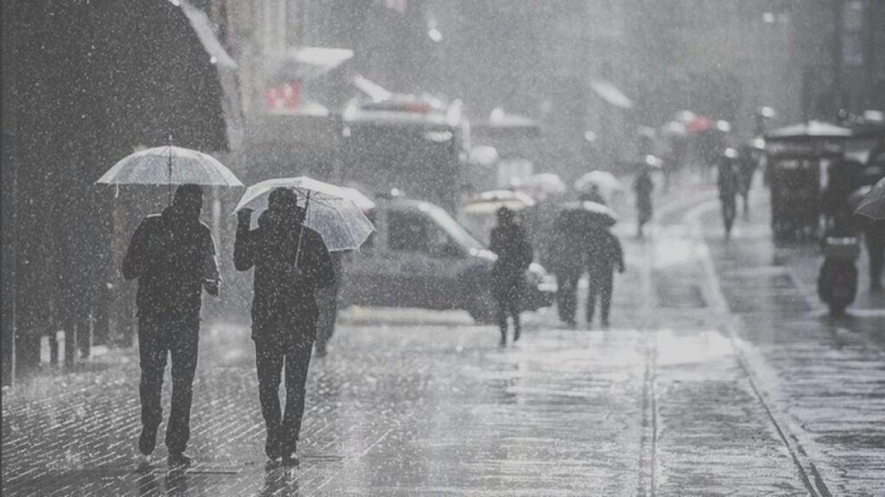 Meteoroloji İstanbul'da sağanak için saat verdi: Turuncu kodlu uyarı!