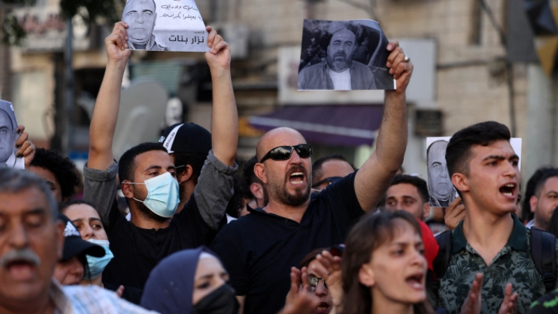 Filistin'de Abbas karşıtı protestolar devam ediyor: Karşıt gruplar karşı karşıya geldi