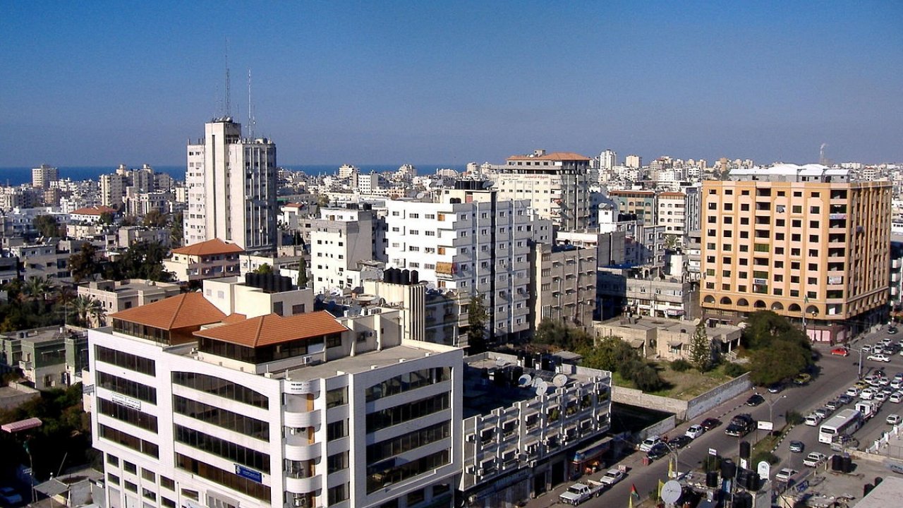 İsrail, Katar'ın finanse ettiği yakıtın Gazze'ye girişine izin verdi