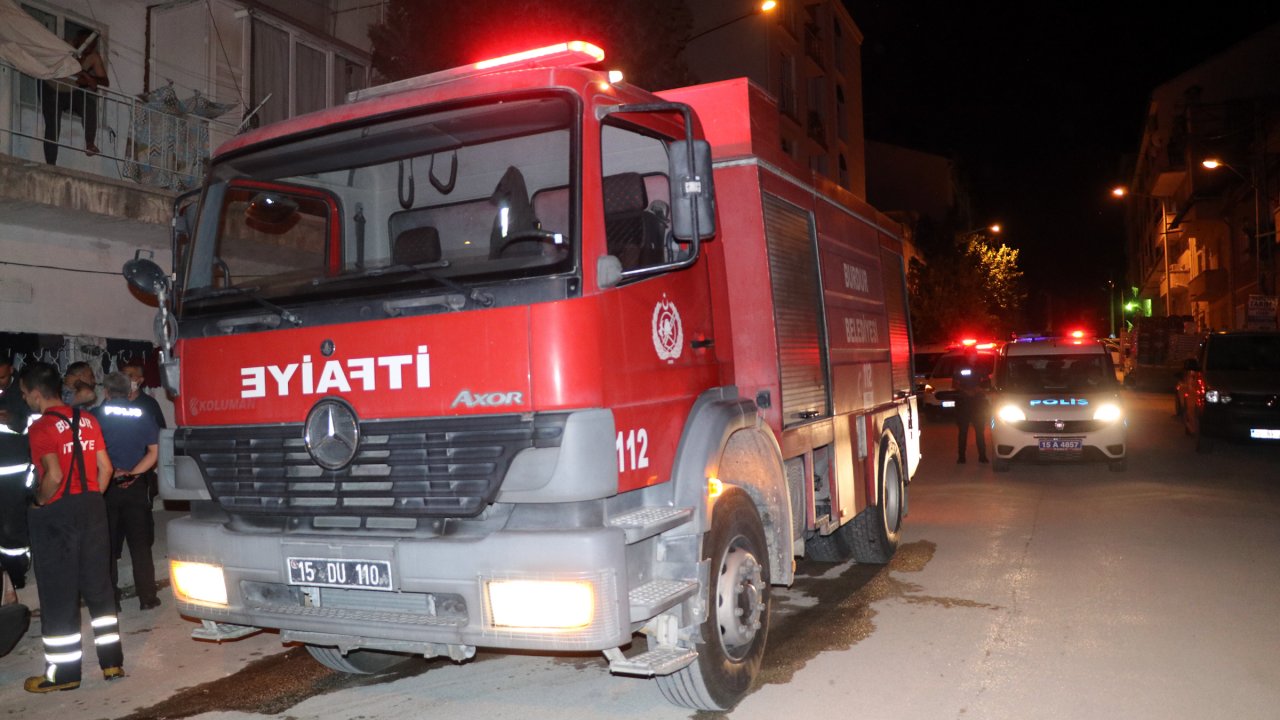 Burdur'da yangın paniği: 6 kişilik aile son anda kurtarıldı