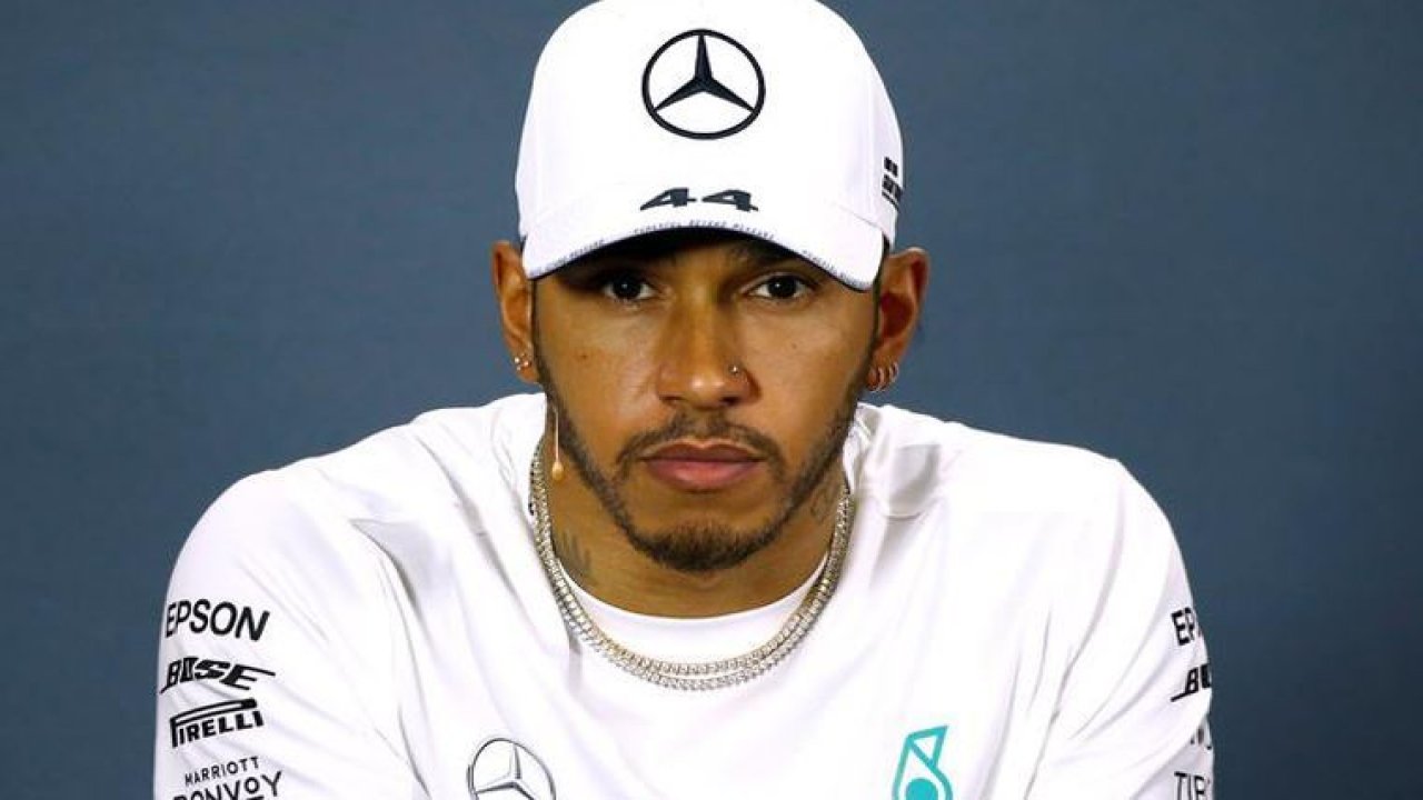 Lewis Hamilton, 2023 yılına kadar Mercedes'te