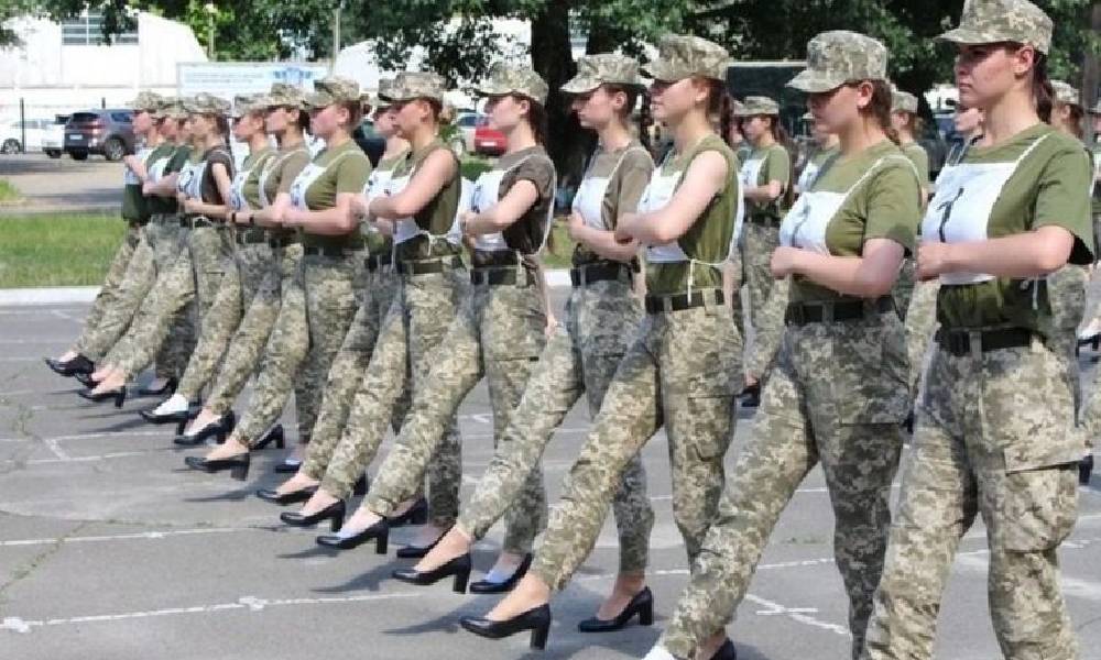 Ukrayna’nın topuklu askerlerine tepki yağdı