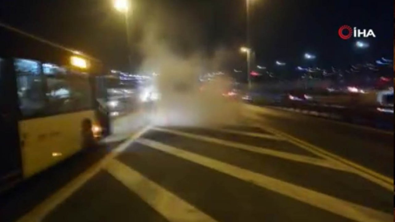 Metrobüste yangın paniği