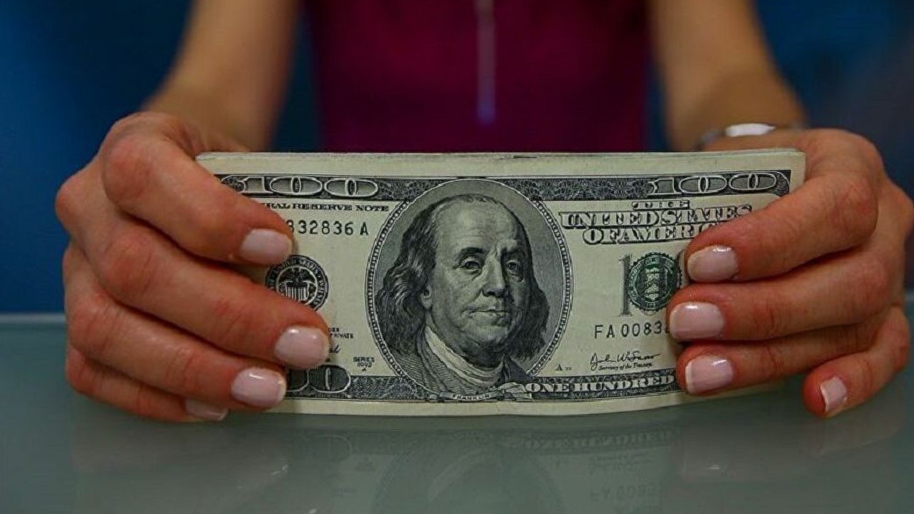 Dolar güne 8,67 seviyesinden başladı; euro 10,27
