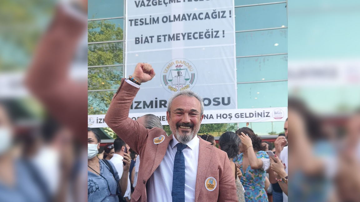 İzmir Barosu'nda Özkan Yücel, yeniden başkan