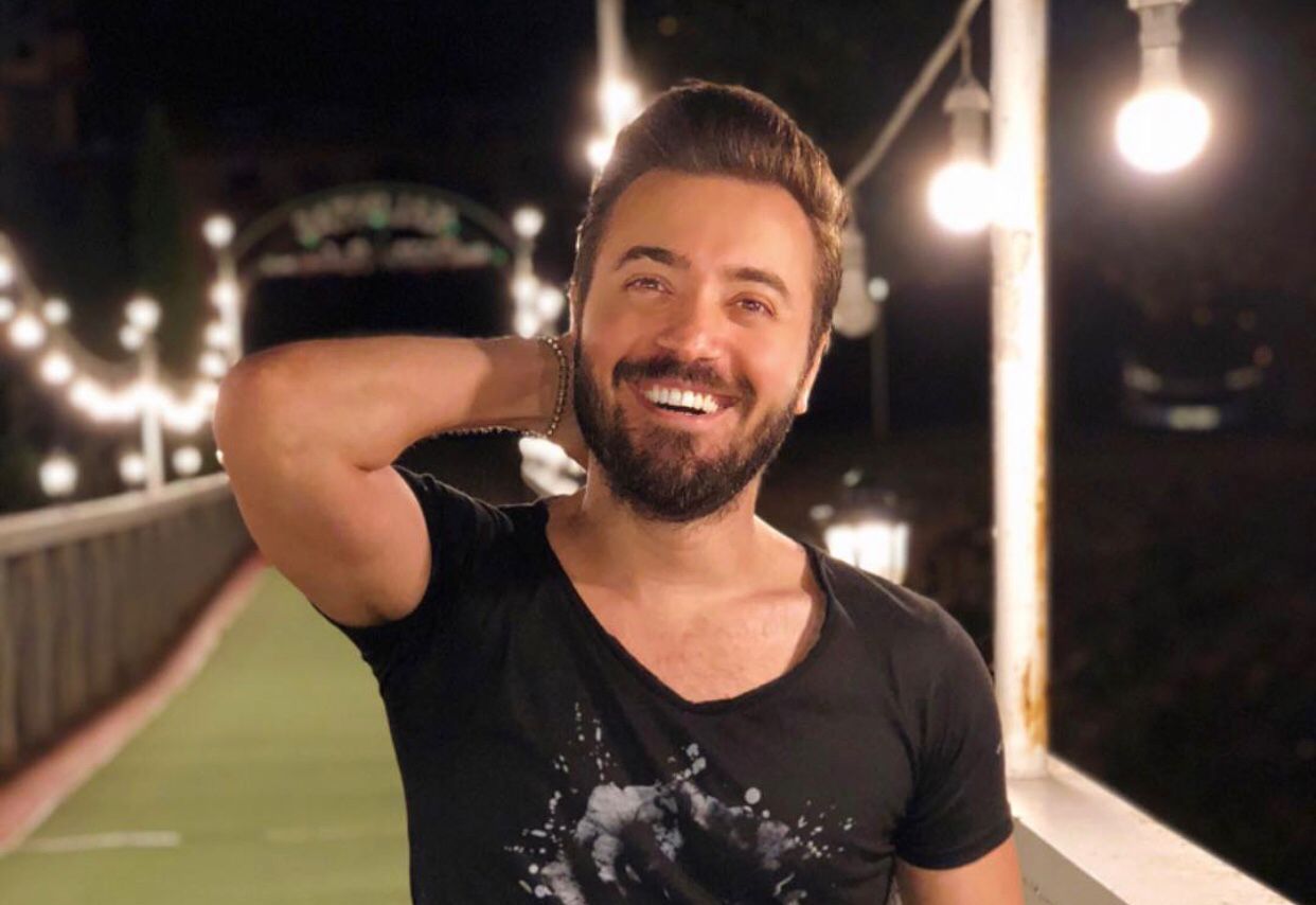 Ali Kemal Kakışım Twitter’da bilinen adıyla ‘’Yazan Adam’’