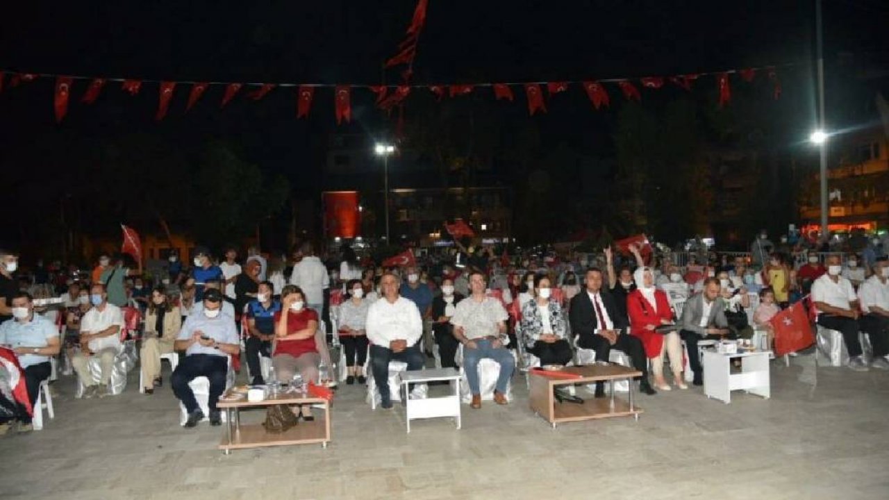 AKP’li başkan, 15 Temmuz etkinliğinde İzmir Marşı çalınmasına tepki gösterdi
