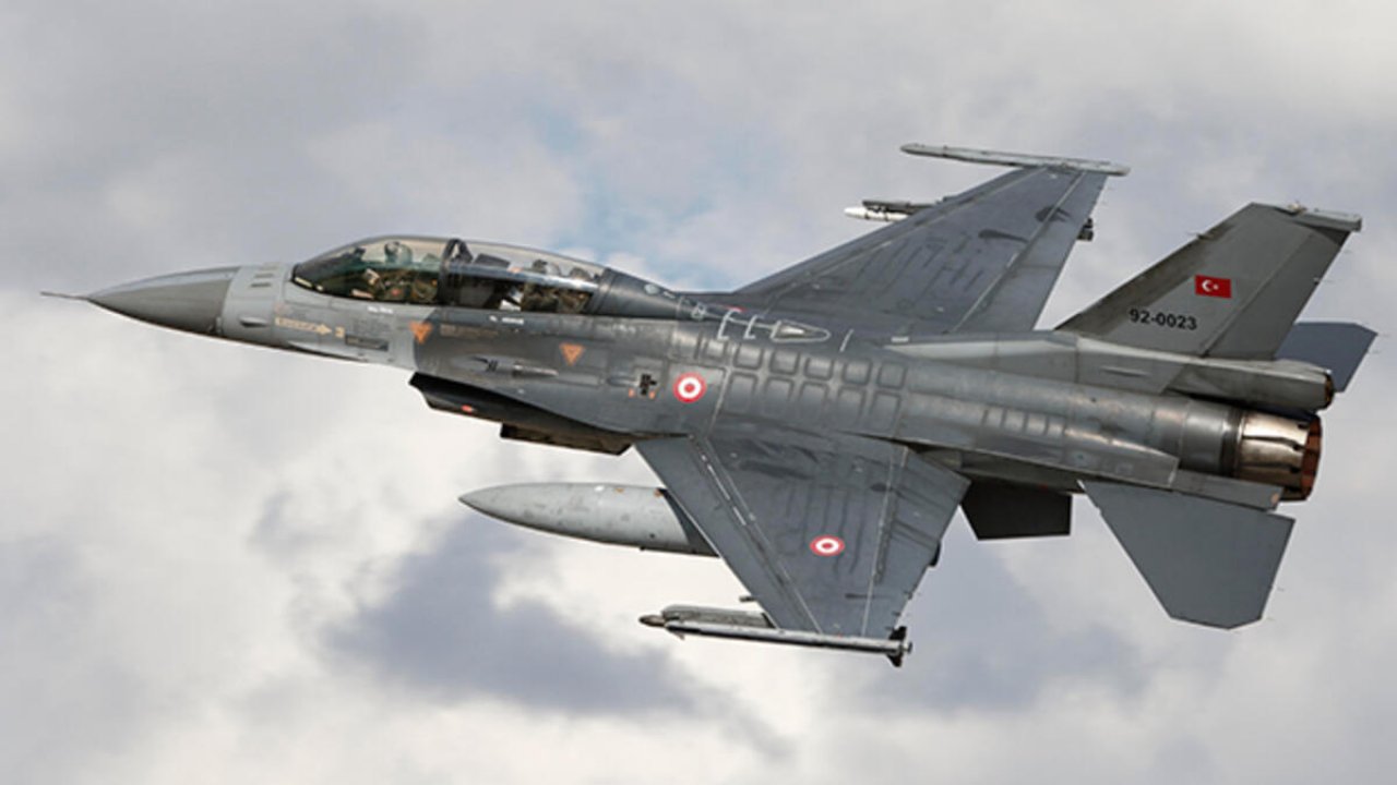 Türkiye'ye ait F-16'lar, Polonya'da ilk alarm reaksiyon görevi gerçekleştirdi