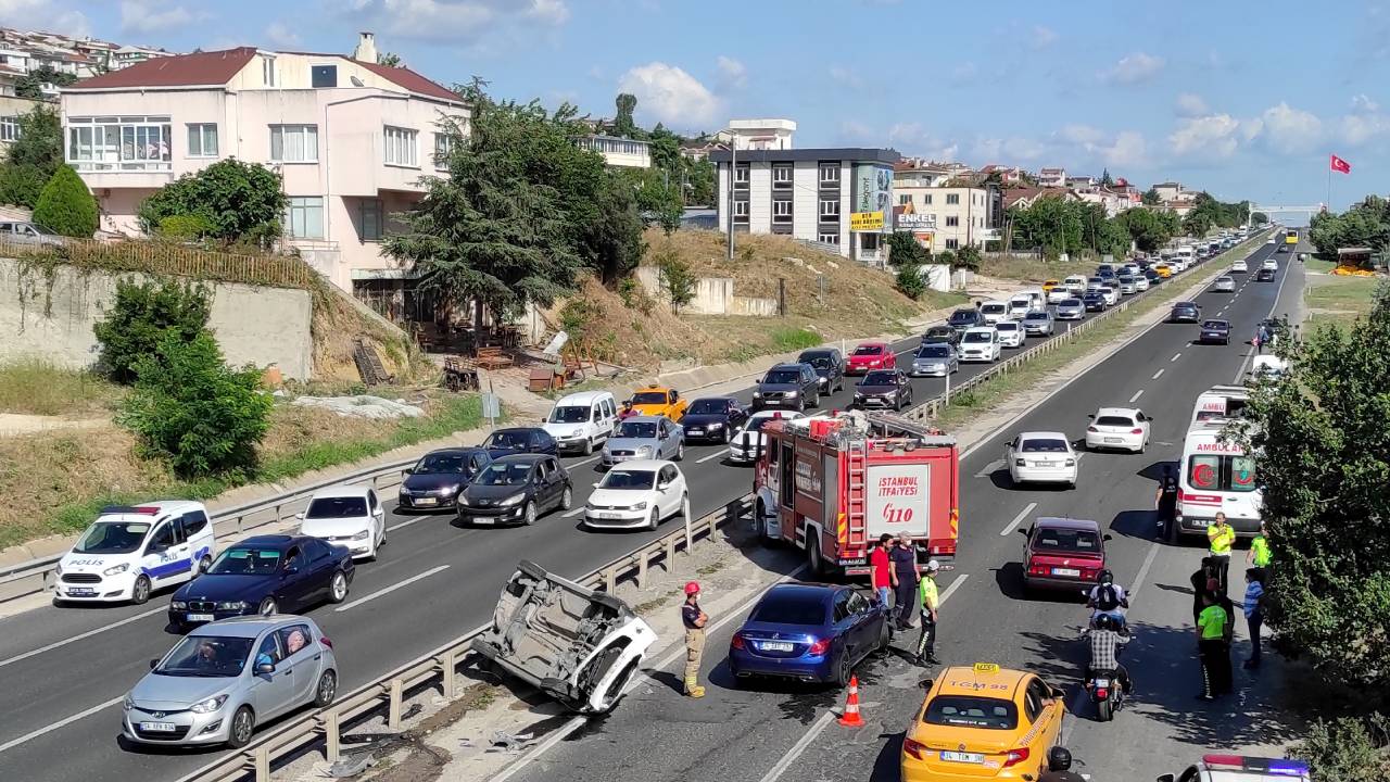 Büyükçekmece'de trafik kazası: 6 yaralı