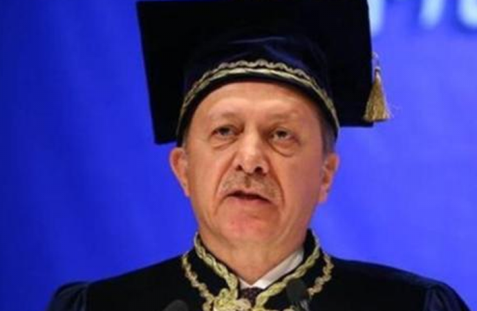 Erdoğan’ın diplomasını Ekrem İmamoğlu’ndan istedi: ‘Türkiye’ye gelemiyorum’
