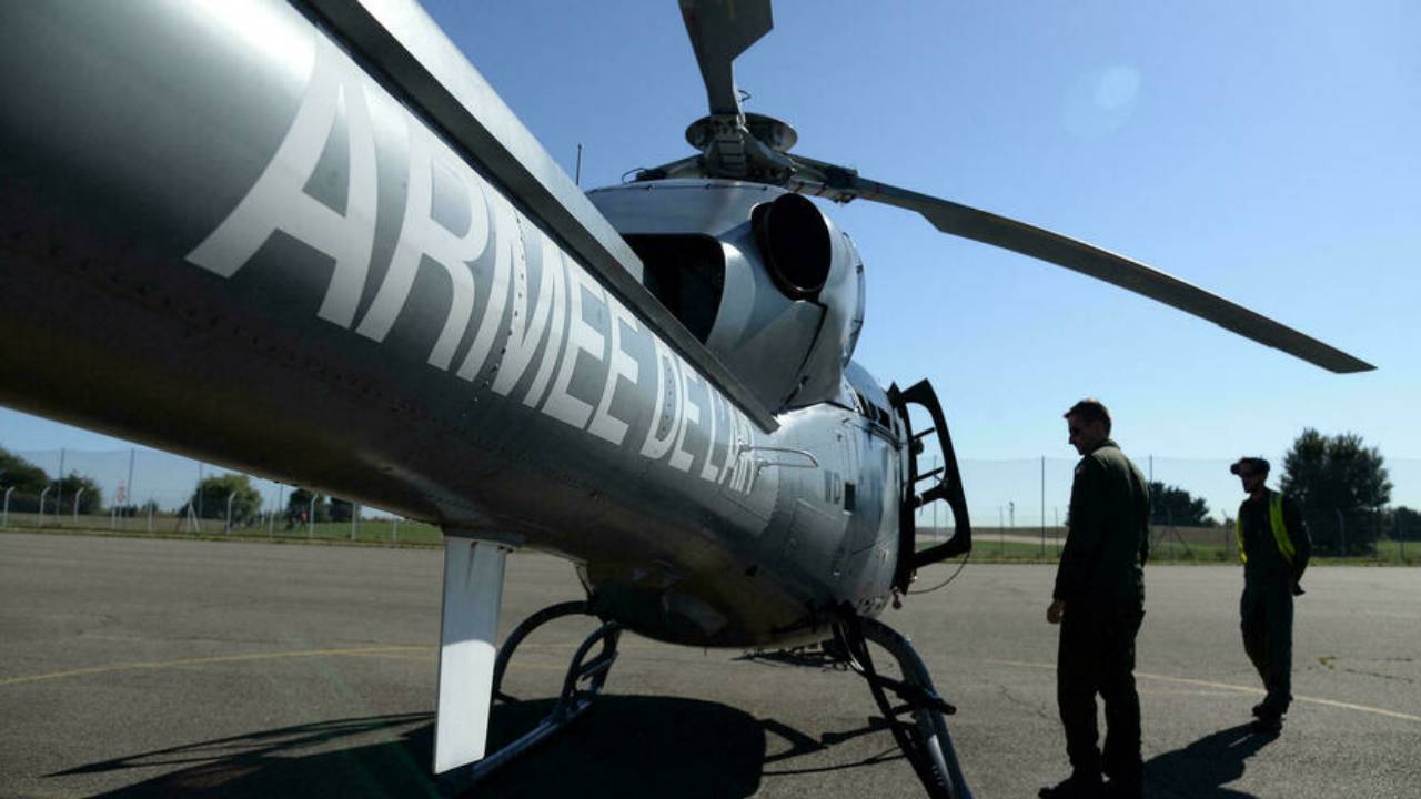 Ekvator Ginesi, Fransız askeri helikopterini alıkoydu