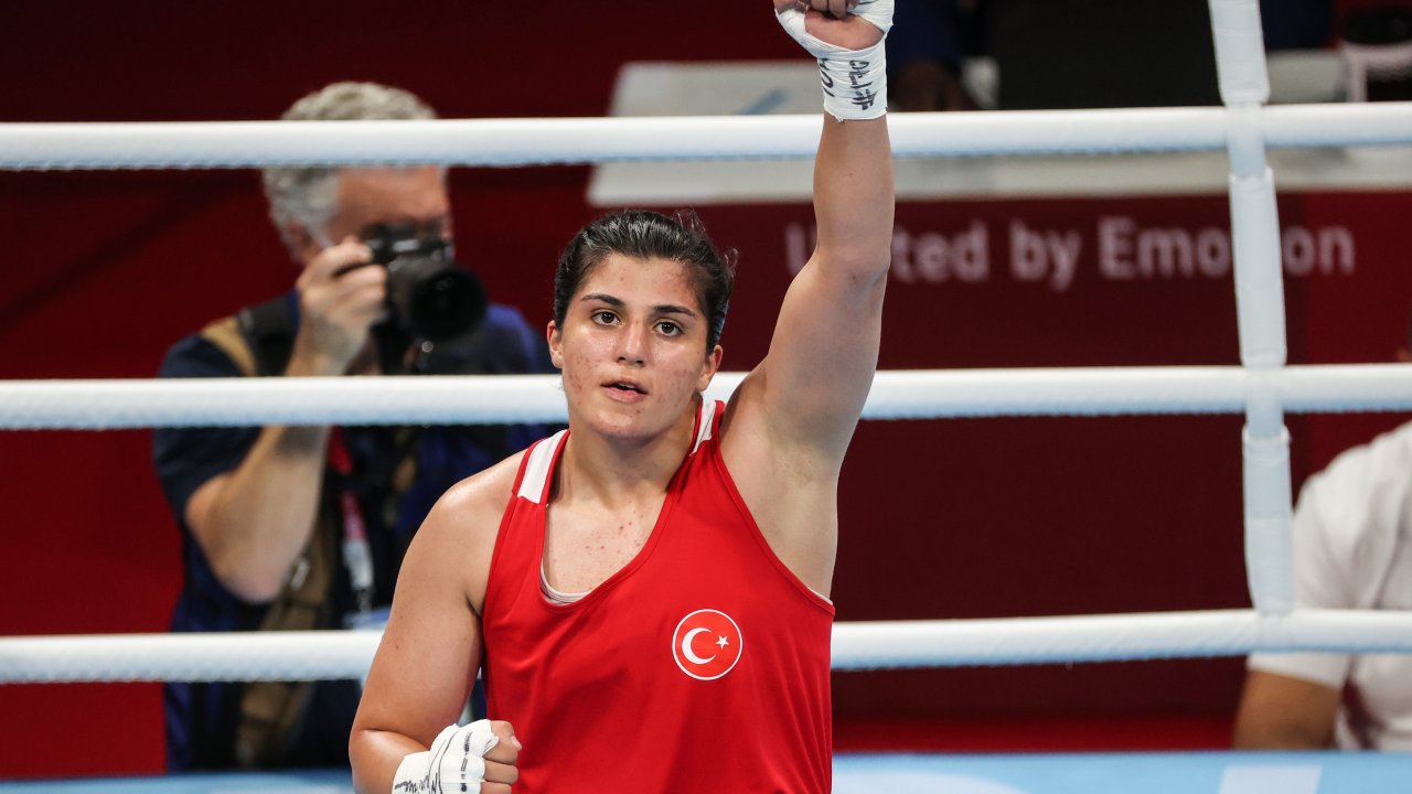 Busenaz Sürmeneli, olimpiyat madalyasını garantiledi