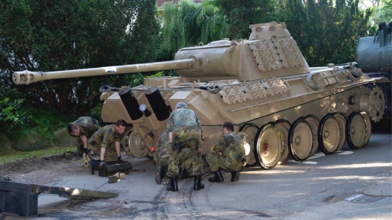 Tankı ve uçaksavarı olan Alman'a 14 ay hapis cezası