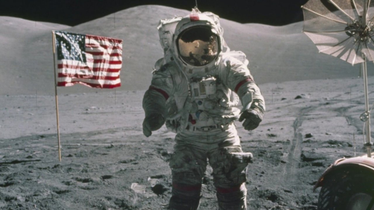 NASA: Ay'a inmek için en erken tarih 2025
