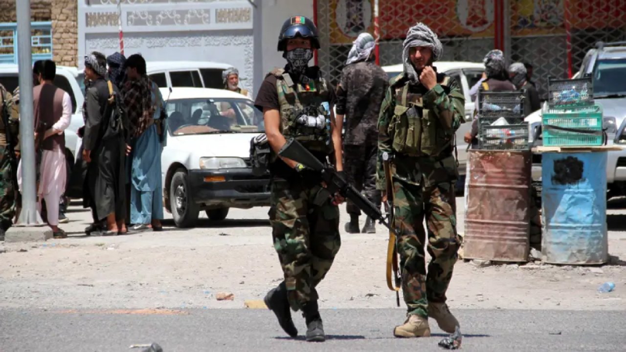 ABD ve İngiltere Afganistan'a asker gönderiyor