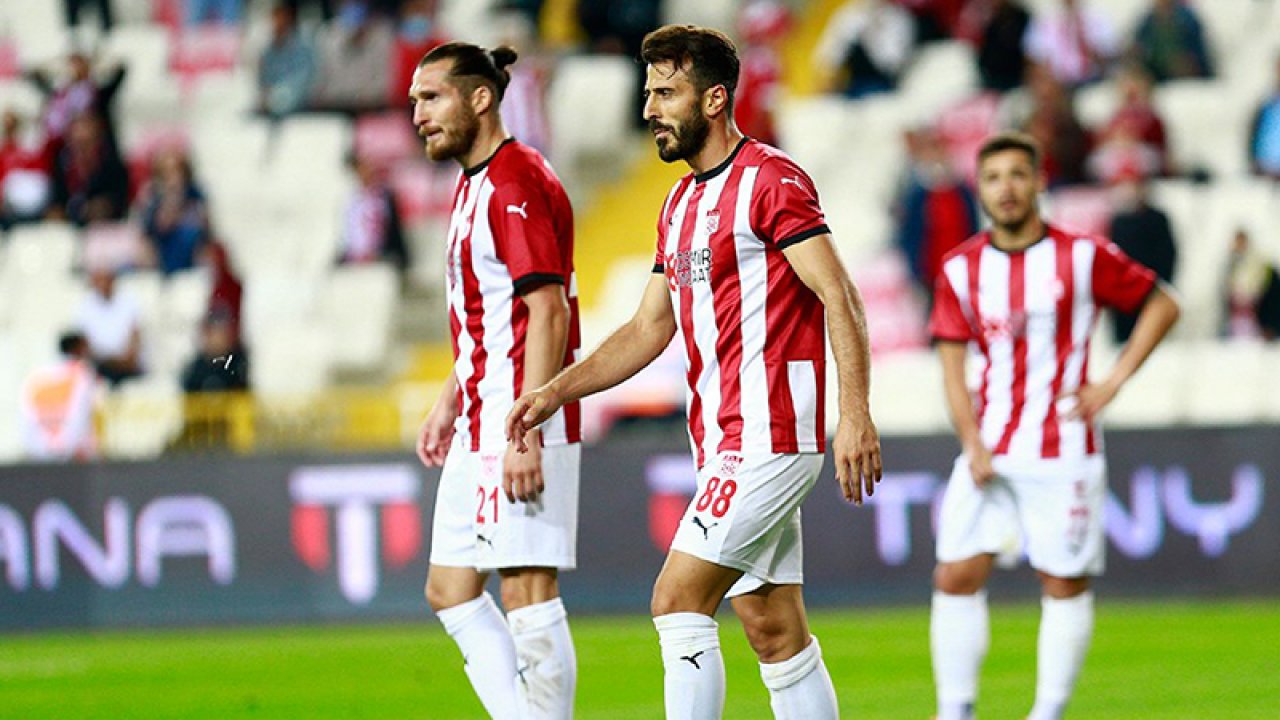 Sivasspor turun ilk maçından yenilgiyle ayrıldı