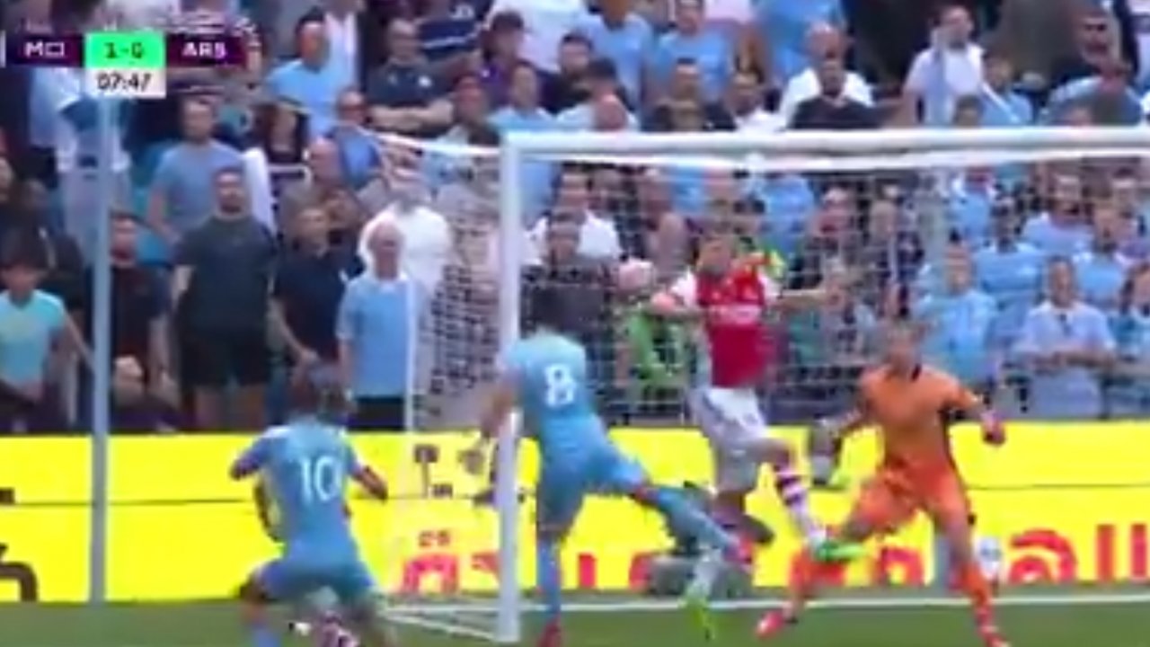 Manchester City, Premier Lig'de Arsenal'ı farklı yendi